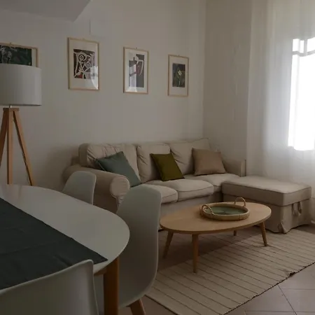 La Parisienne Diano Borello