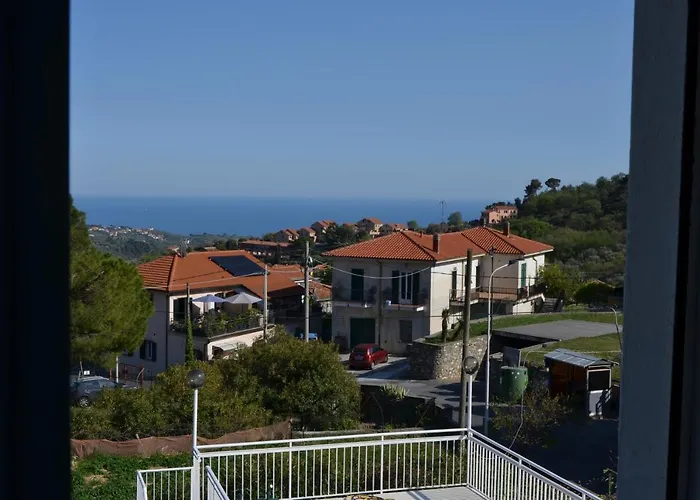 La Parisienne Villa Diano Borello