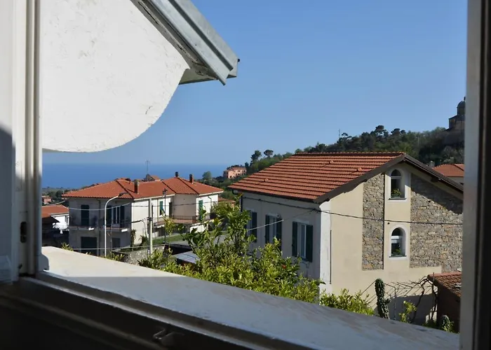 La Parisienne Villa Diano Borello